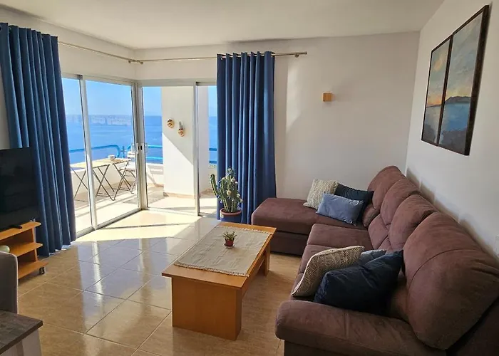 Apartment 3 Islands View *